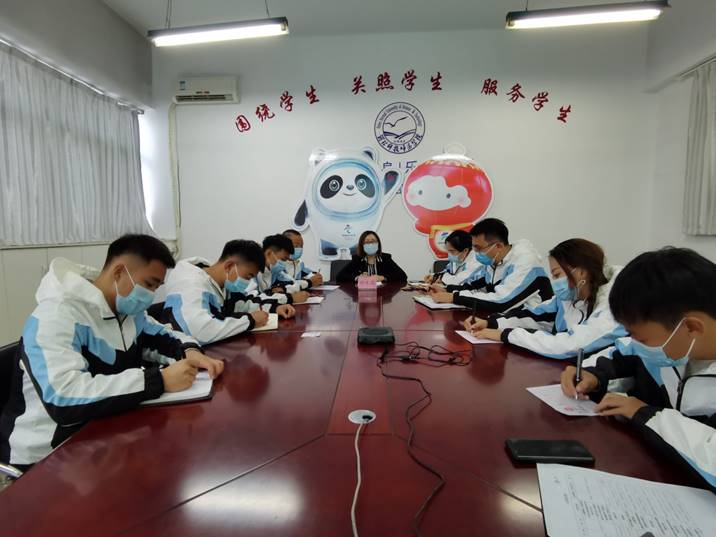 说明: C:\Users\清华同方\Desktop\新建文件夹\万象城冬奥骨干志愿者参加线上河北省冬奥倒计时100天“一起向未来”畅享会\邵东蕊书记讲话.jpg